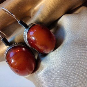 EXQUISITE PAIR OF CHERRY AMBER EARRINGS IN STERLING SILVER